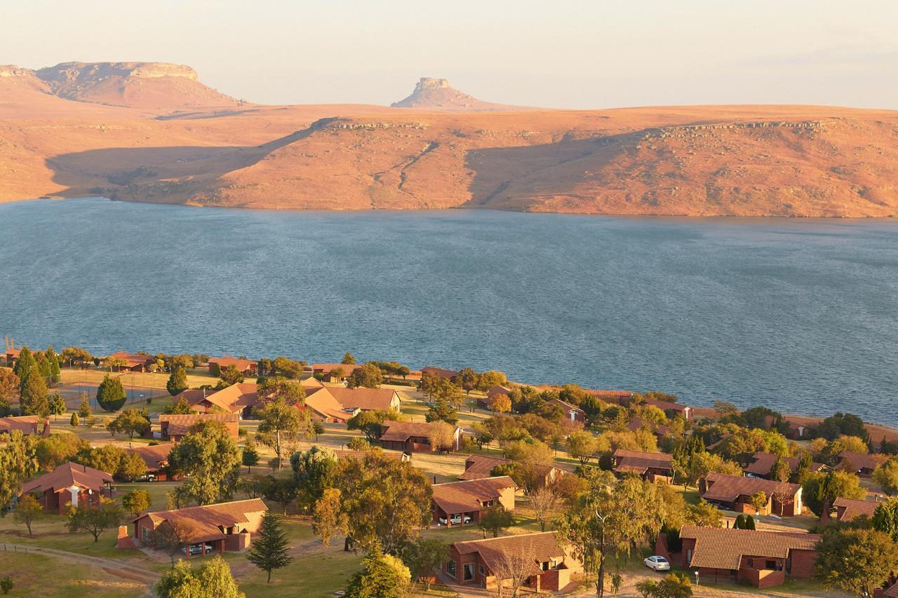 First Group Qwantani Harrismith Exterior foto